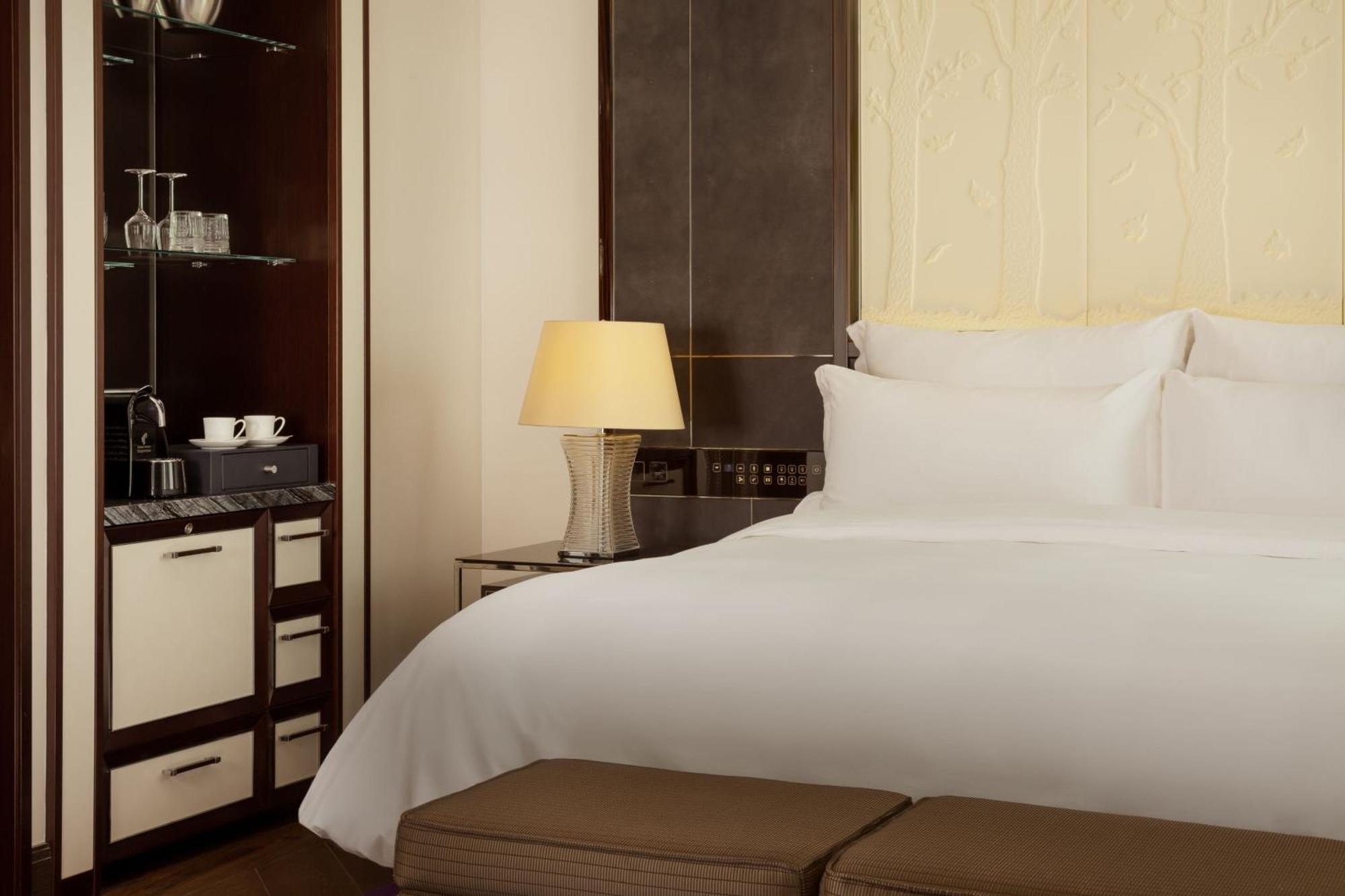 The Ritz-Carlton, Astana Hotel Ngoại thất bức ảnh